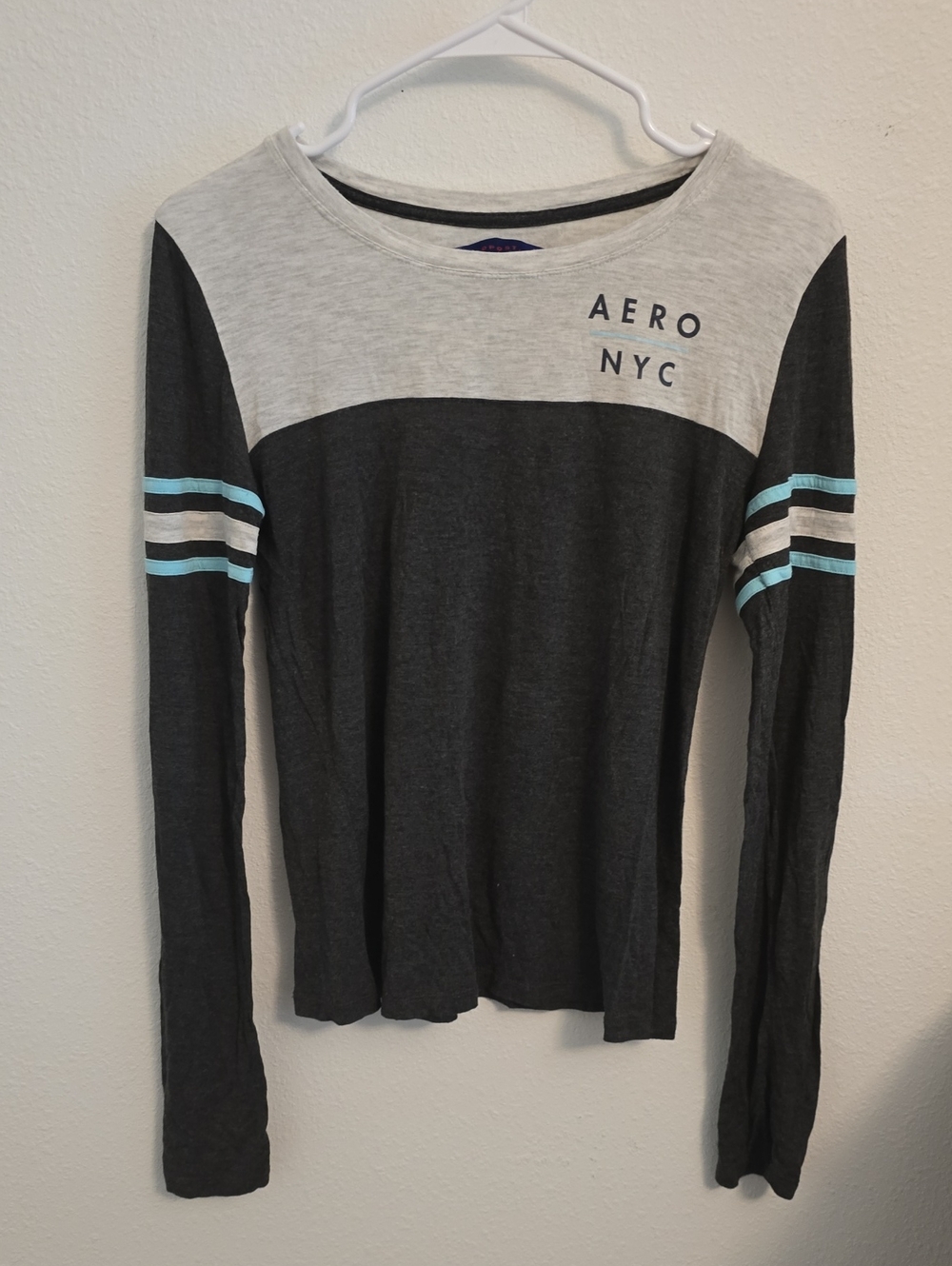 Aeropostale Charcoal & Light Gray Long Sleeve Top with Aqua Stripes